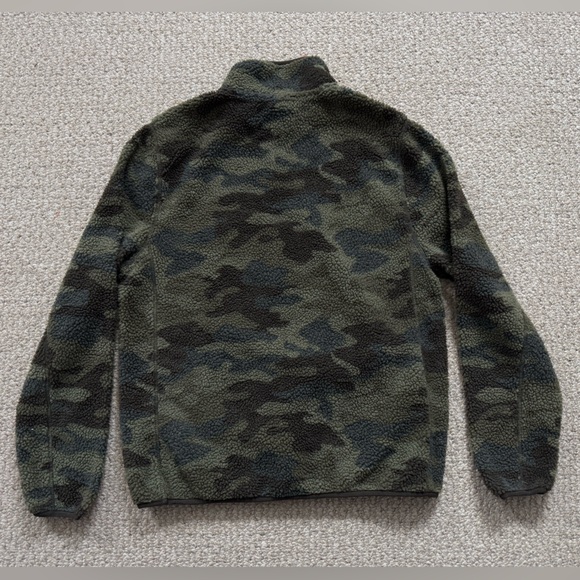 Men’s Camouflage Sherpa Pullover - Picture 3 of 3